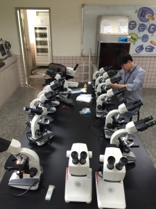 台中市某高中顯微鏡保養